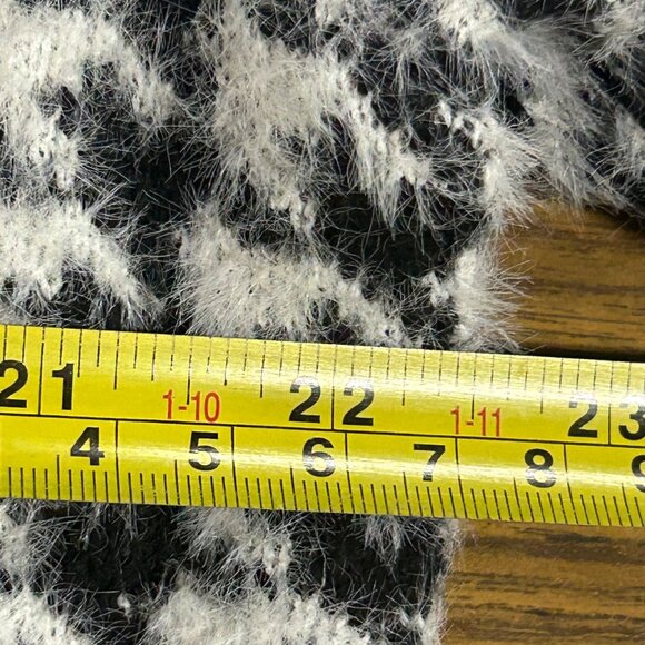 Tahari Houndstooth Cardigan Sweater Womens's Size L EUC - Picture 9 of 10